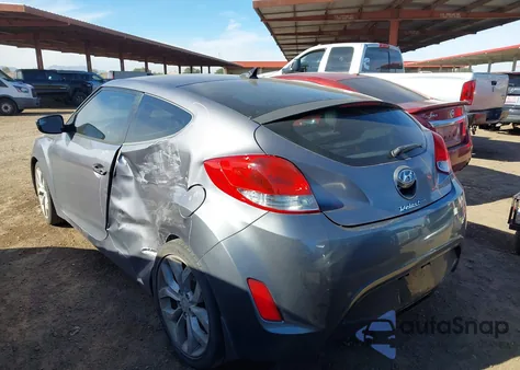 2015 Hyundai Veloster z USA, uszkodzony, nr VIN KMHTC6AD4FU237905